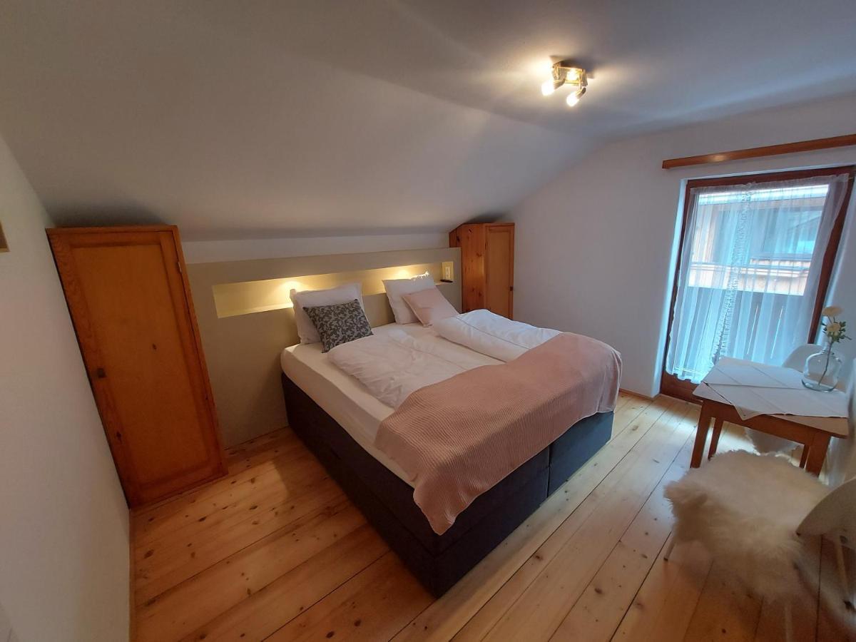 Zum Schneider Bed & Breakfast Finkenberg Eksteriør bilde