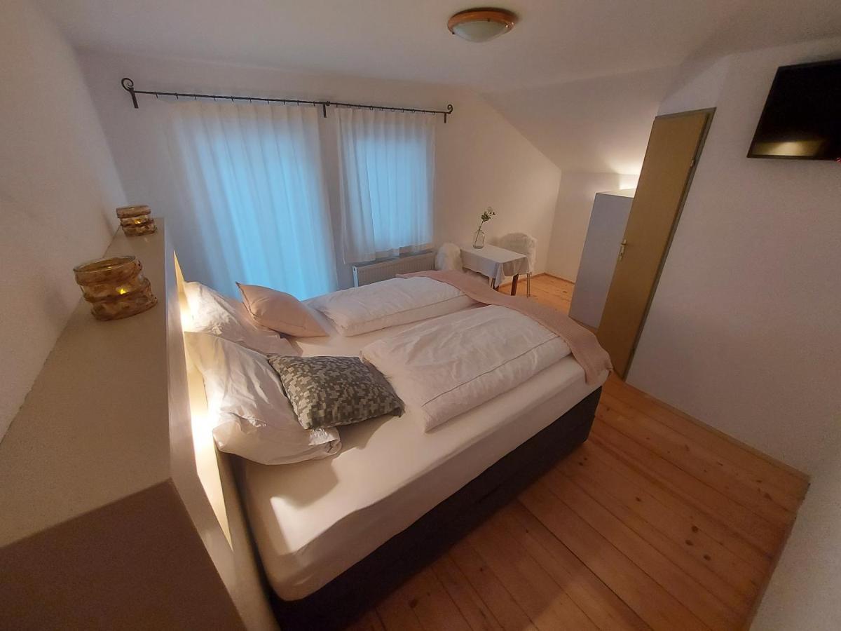 Zum Schneider Bed & Breakfast Finkenberg Eksteriør bilde