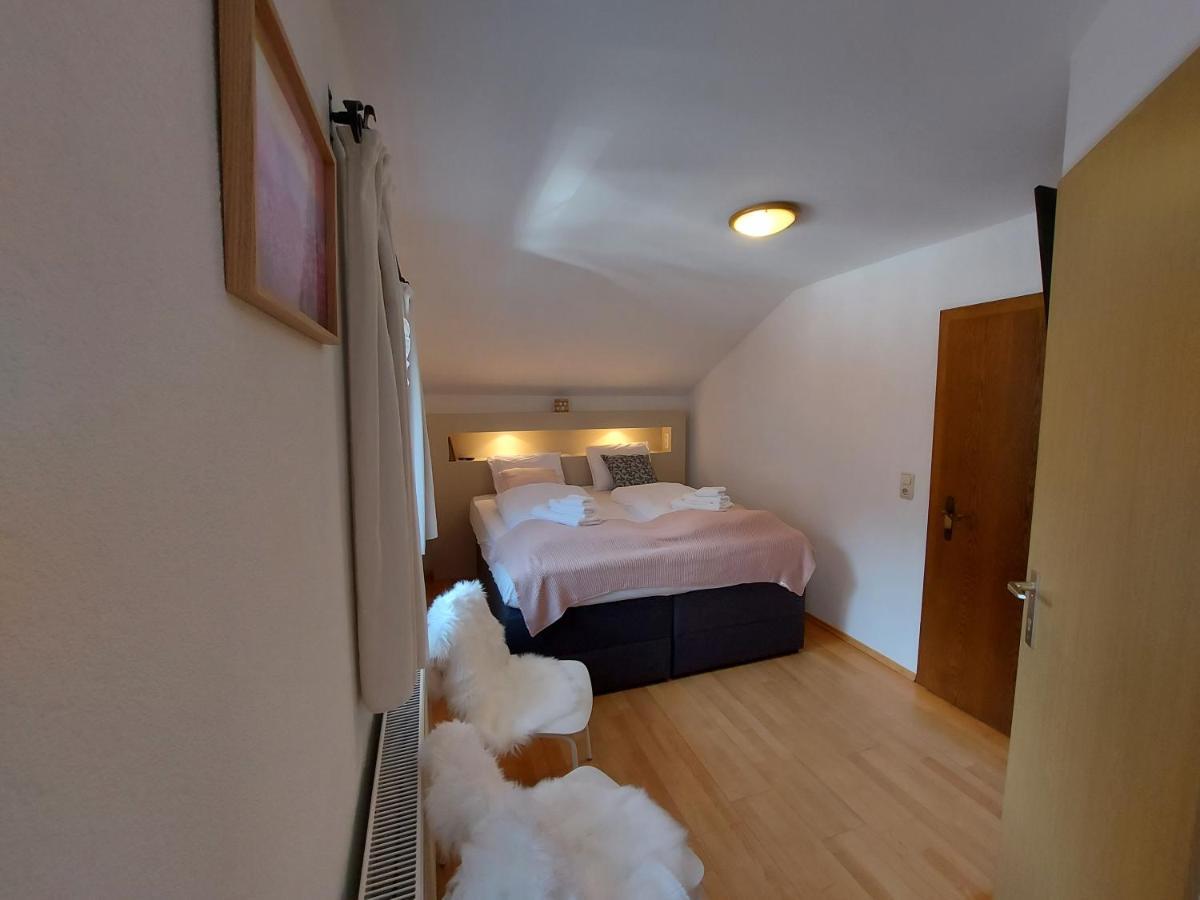 Zum Schneider Bed & Breakfast Finkenberg Eksteriør bilde