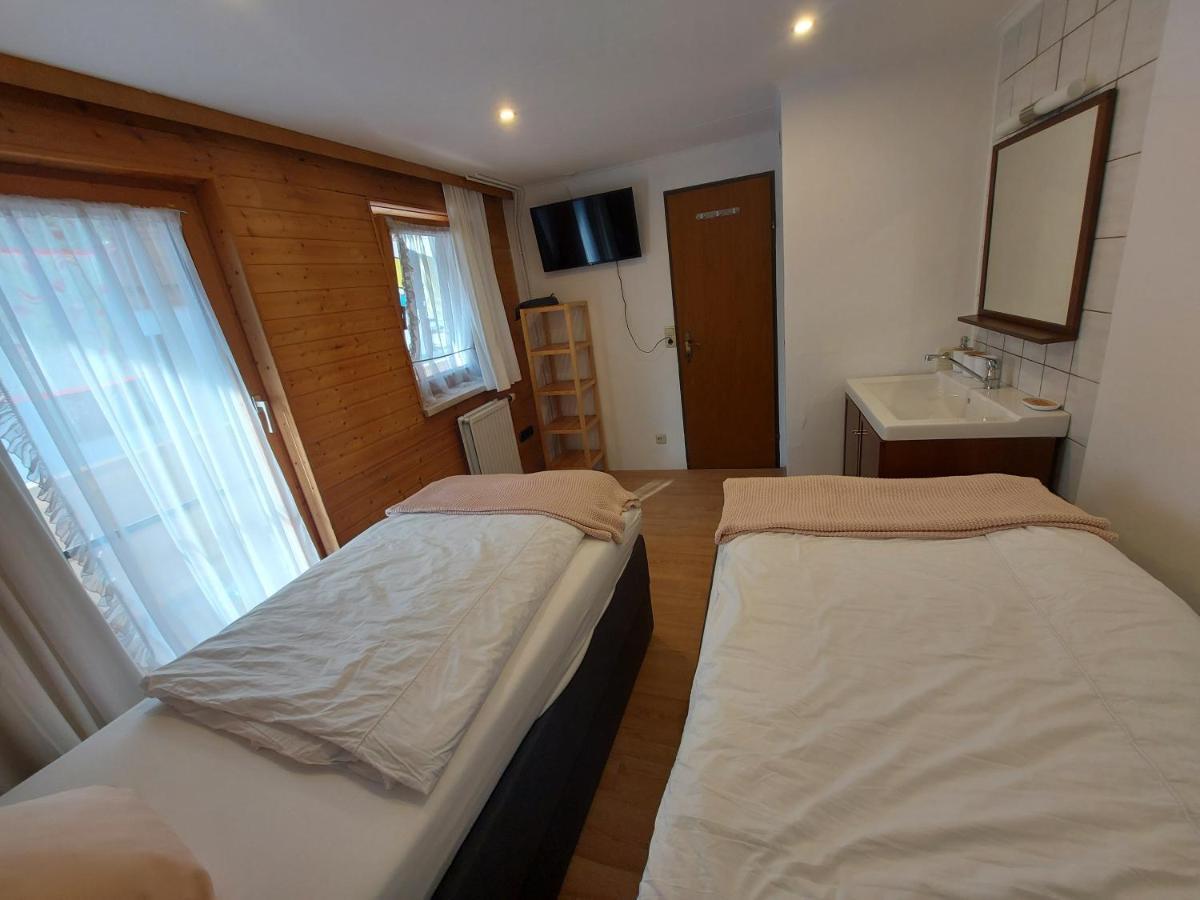 Zum Schneider Bed & Breakfast Finkenberg Eksteriør bilde