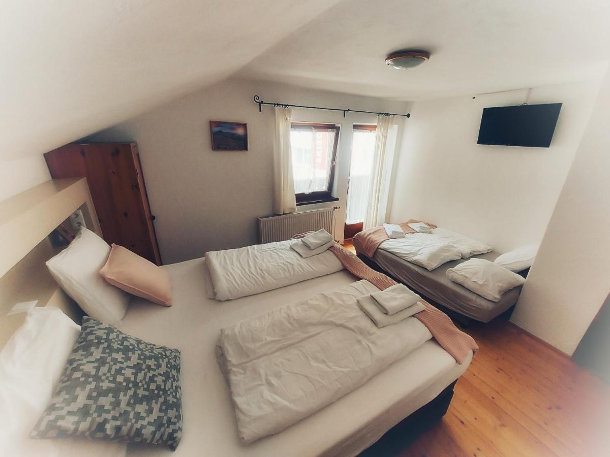 Zum Schneider Bed & Breakfast Finkenberg Eksteriør bilde