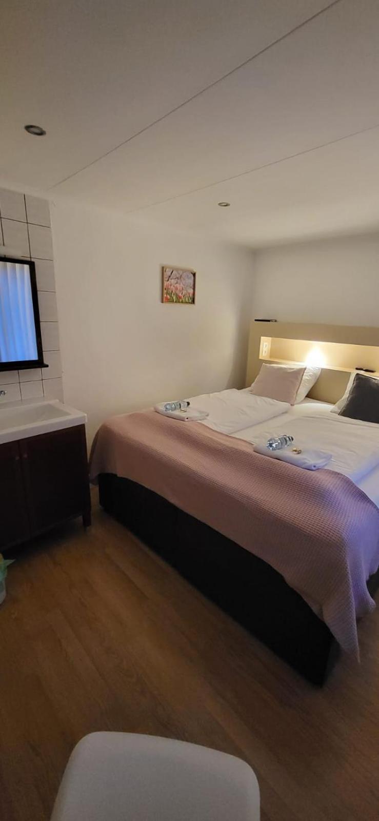 Zum Schneider Bed & Breakfast Finkenberg Eksteriør bilde